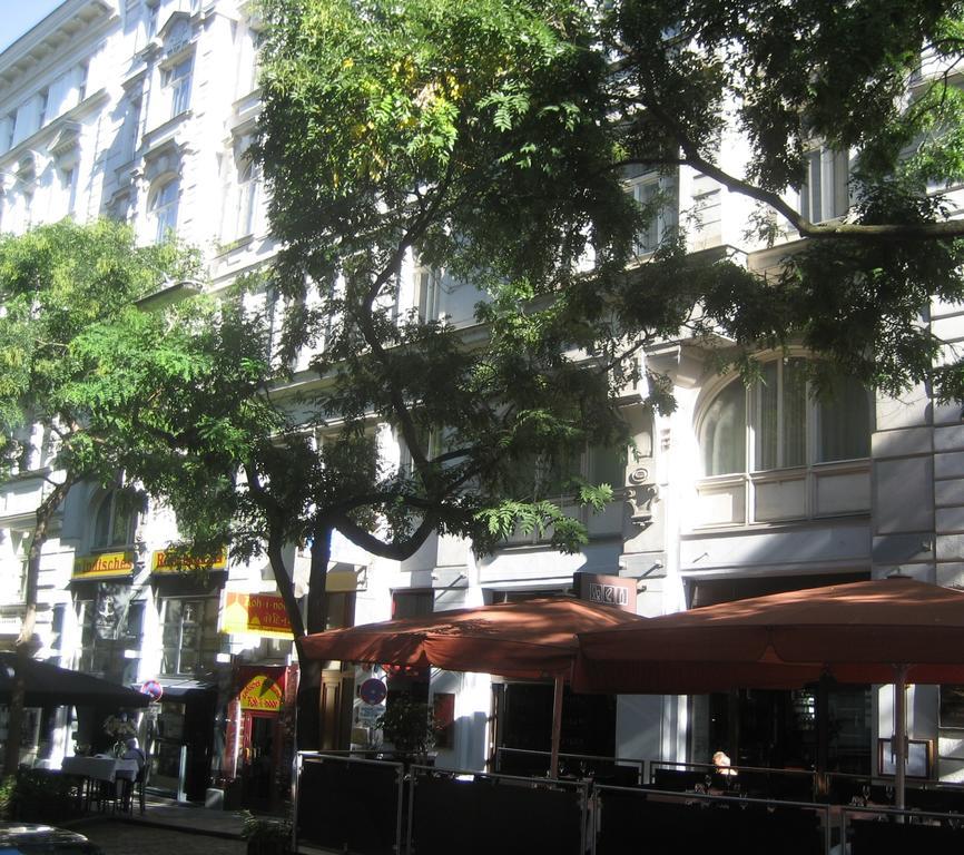 Urban Flats Vienna City Center Rum bild
